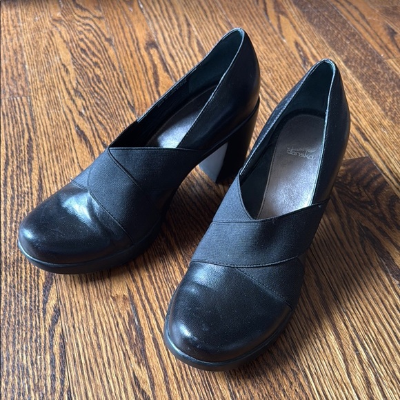 Dansko Women’s 9.5/40 Black Textured Leather Heels with Block Heel - Picture 1 of 6